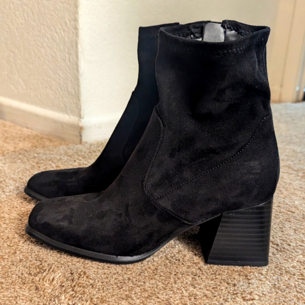 MARC FISCHER suede boots